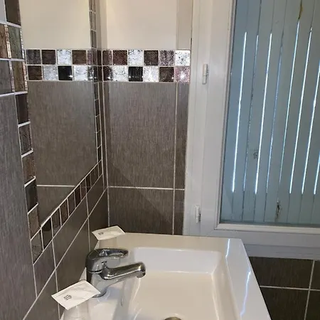 Mondial Hotel * لو هافر