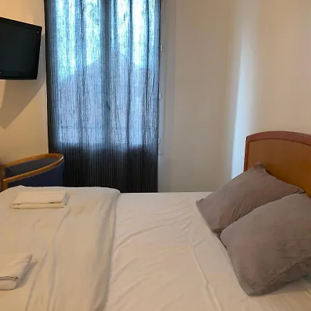 Hotel Mondial ホテル