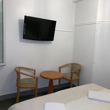 Mondial Hotel فندق