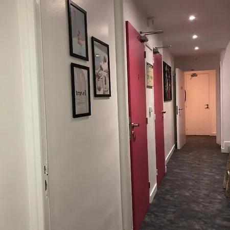 Ξενοδοχείο Mondial Hotel *