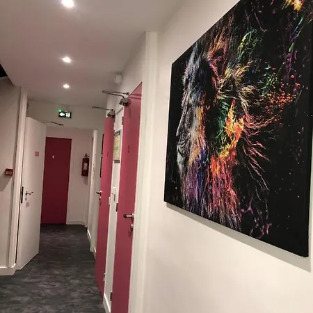 Mondial Hotel 酒店 *